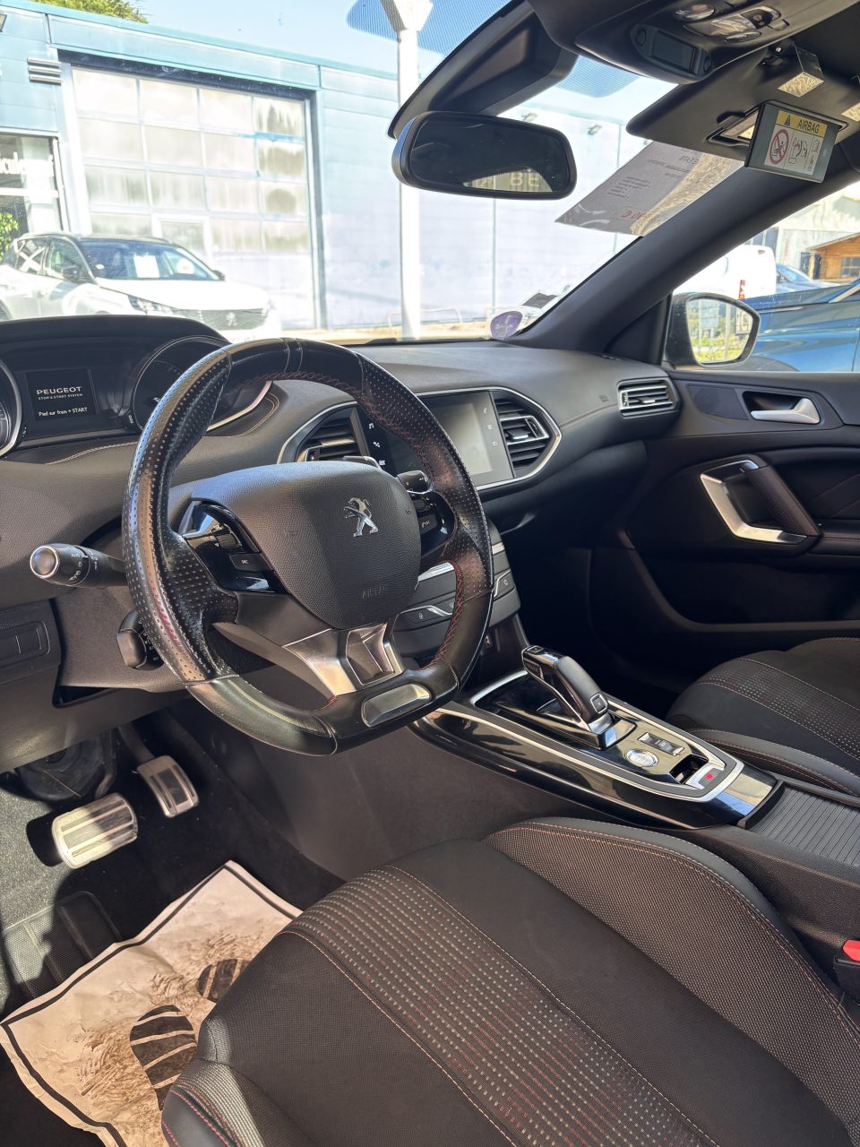 Peugeot 308 GT LINE, noir — photo 3