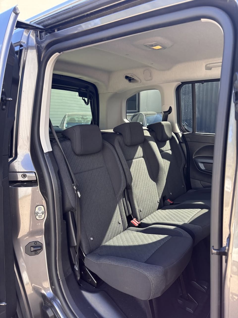 Peugeot Rifter Allure Pack, gris — photo 3
