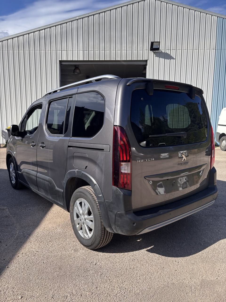 Peugeot Rifter Allure Pack, gris — photo 4